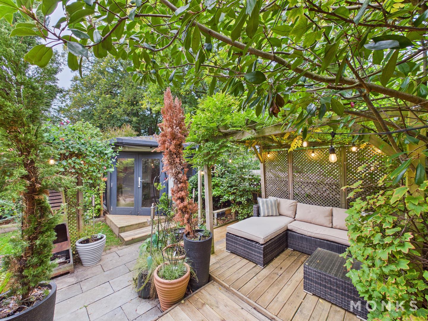 23 Orchard Drive, Oswestry, SY11 4LX For Sale 23 Orchard Drive, Oswestry, SY11 4LX For Sale